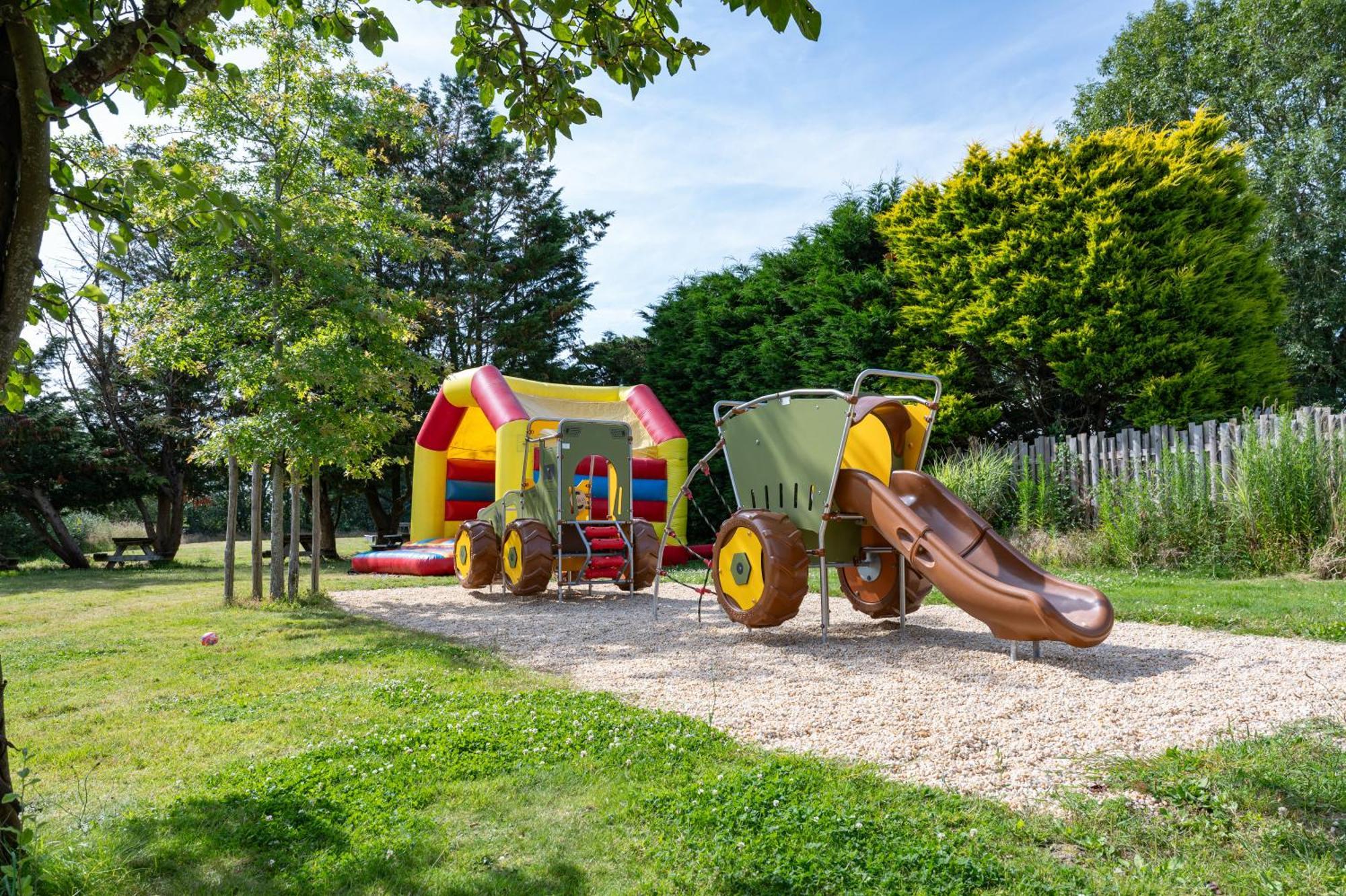 Camping Rcn La Ferme Du Latois Coëx エクステリア 写真